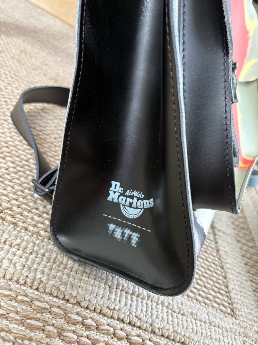 Dr. Martens x TATE Museum | Ithell Colquhoun ULTRA RARE Docs Leather Backpack - Picture 6 of 16